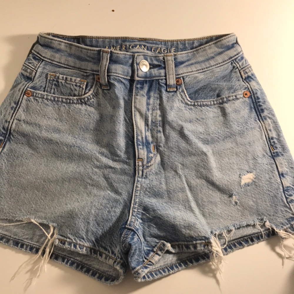 American Eagle 90s Boyfriend Shorts